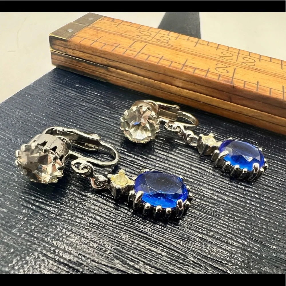 Vintage rhinestone dangles clip on earrings blue costume jewelry